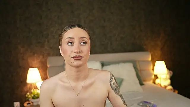 AuraM00n webcam