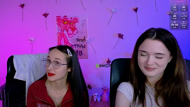 liana_kisses webcam