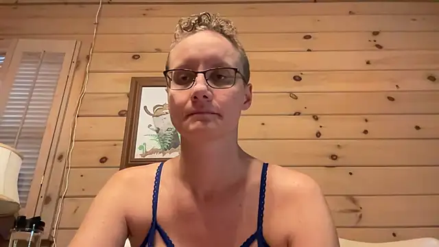 LeahWilde webcam