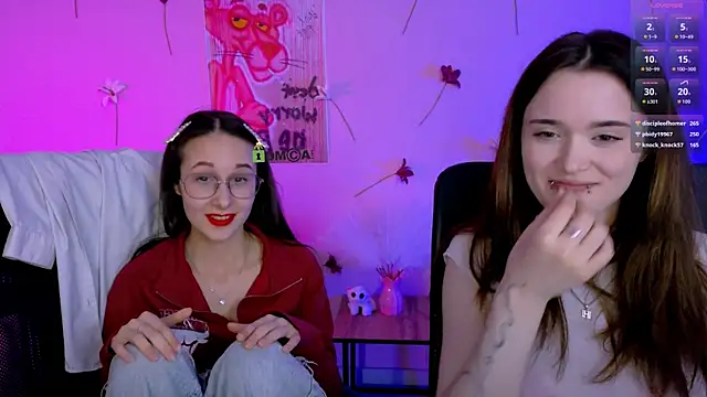 liana_kisses webcam