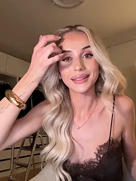 ZoeyLux webcam