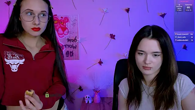 liana_kisses webcam