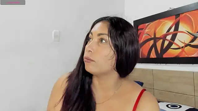 Lauralove_69 webcam
