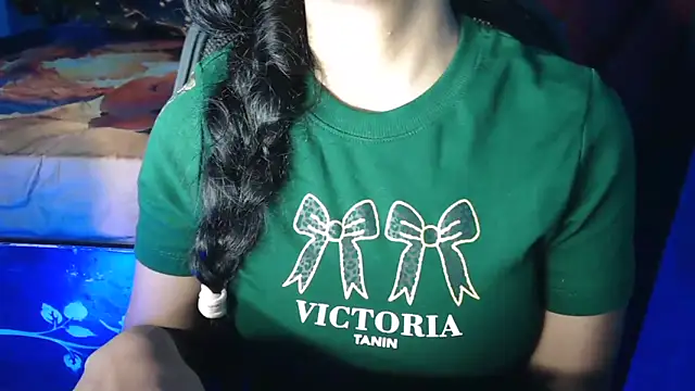 Cuteangle1 webcam