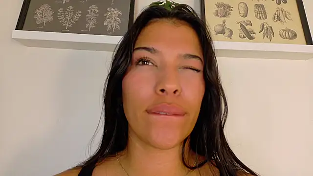 RiriiBrunette__ webcam