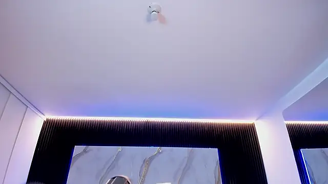 Saara_Corraless webcam