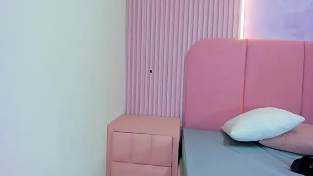 ScarletAura26 webcam