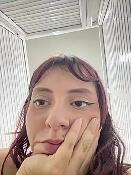 RojitasTeaseX_ webcam