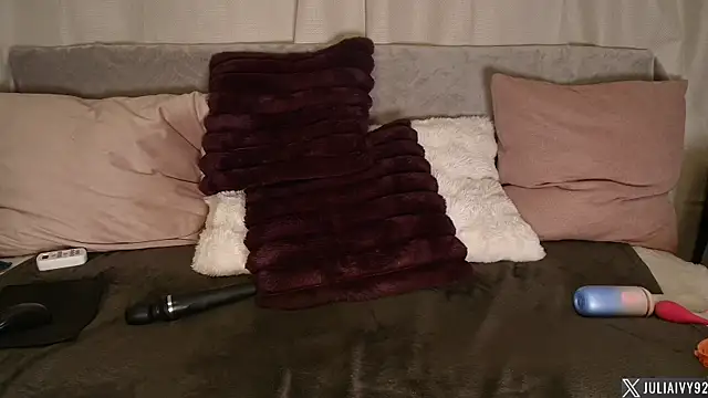 Julia-Ivy webcam
