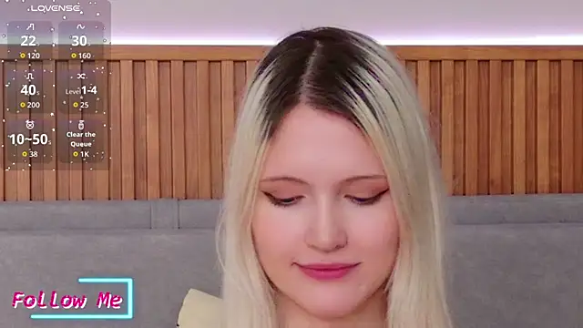 NellieLoyns webcam