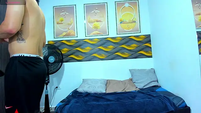 Leon_Hotx webcam