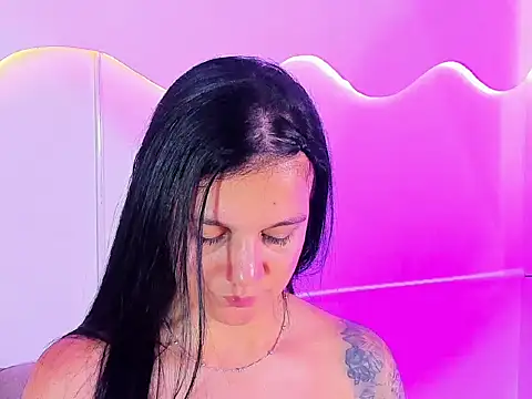 MiaMalcova__ webcam