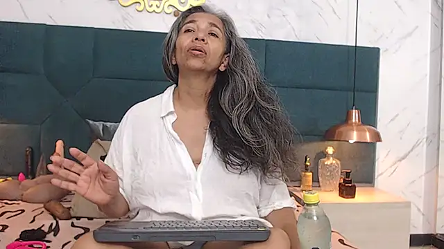 chanel_grant webcam