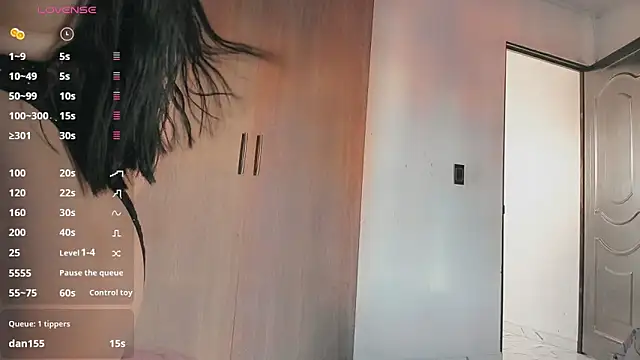 skinny_milky webcam