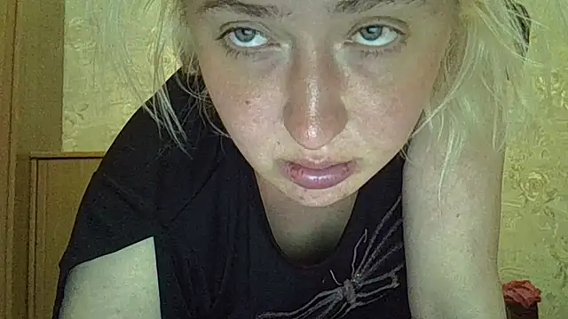 CurvyWild_Lady30 webcam