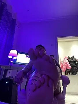 _MelinaCurves_ webcam