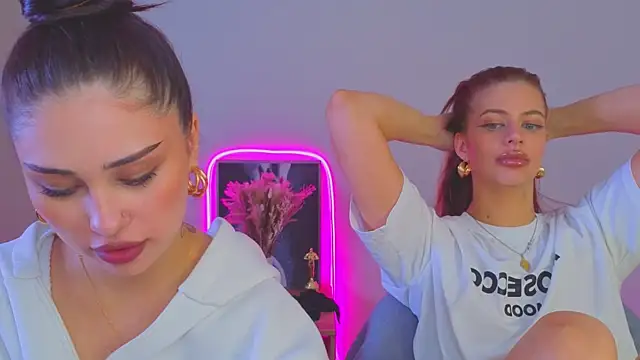 Sofia_Plump live sex cam