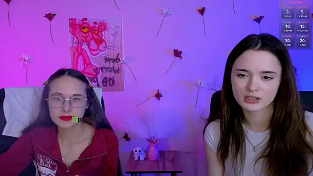 liana_kisses webcam