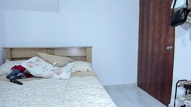 marywhitee__ webcam