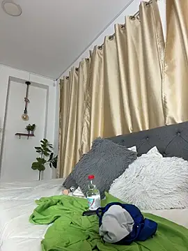 Emma_hassani webcam