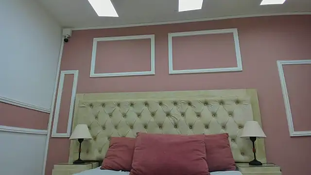 nia_taylorX webcam