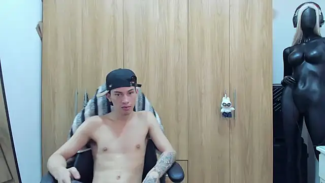Pride_couple webcam