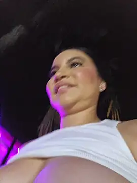Pretty_Julieta webcam