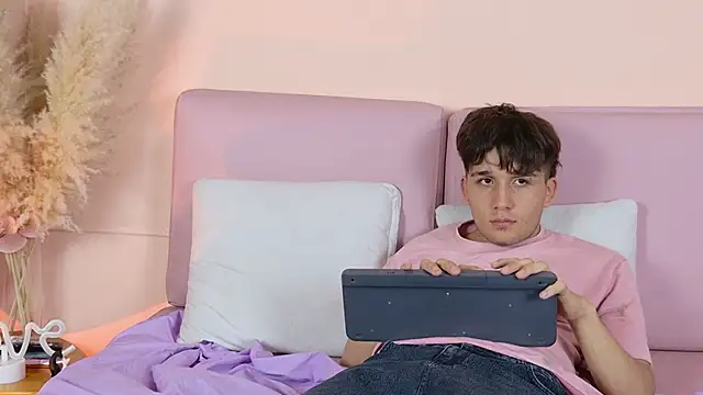 JazMaxxx webcam