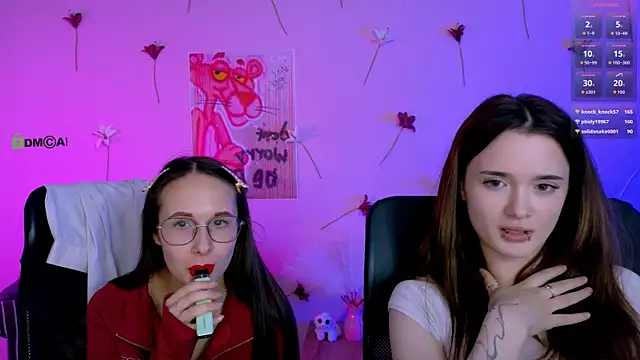 liana_kisses webcam