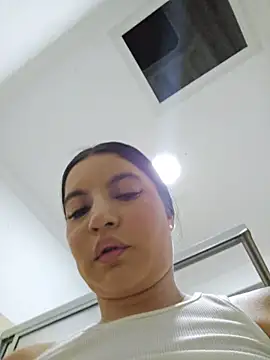 Pretty_Julieta webcam