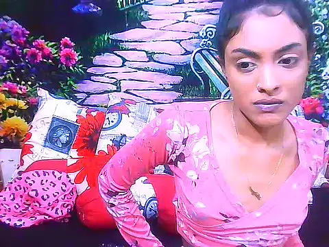 IndianPretty14u2Luv webcam