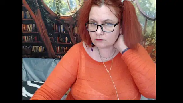 PlayfullMature webcam