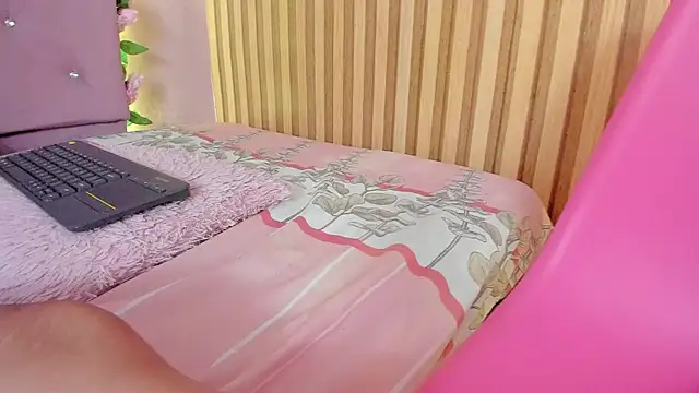 lovely__kiss__ webcam