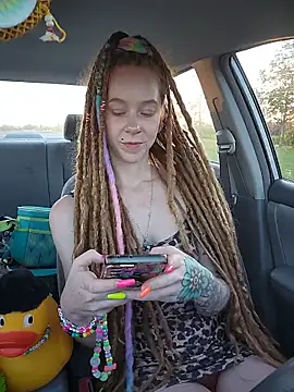 lucidlucy (F young) - Dildo BJ at the park!