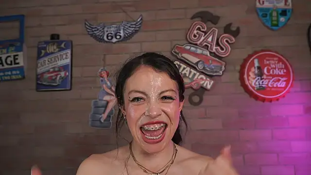 miss__wanda webcam