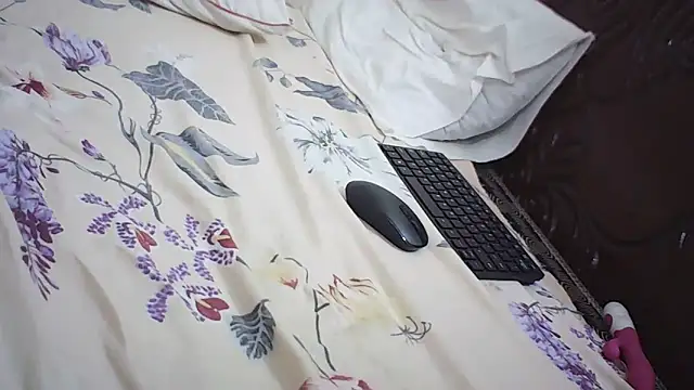 emmyteaz1 webcam