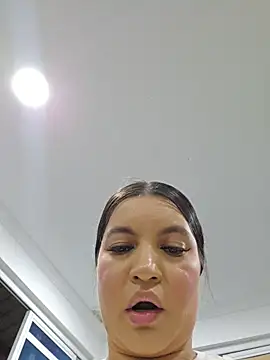 Pretty_Julieta webcam
