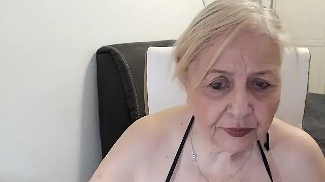 SusiLifeXXX webcam