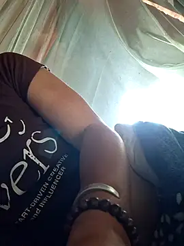 xuxulovezz webcam