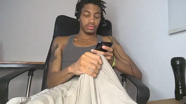 BlackBullTitus live sex cam
