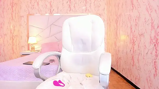 Emily_Whinfre webcam