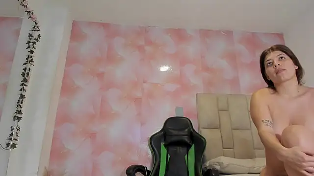 aida_rose_ webcam