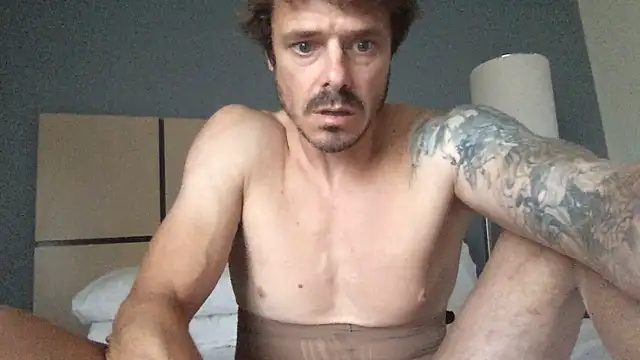 UtopianMisfit1 webcam