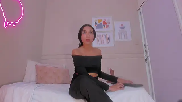 _lucia_18 webcam