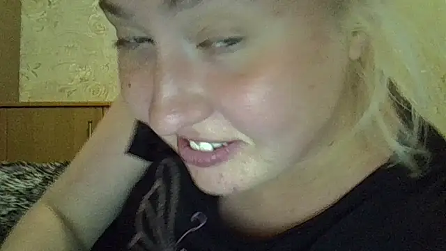 CurvyWild_Lady30 webcam
