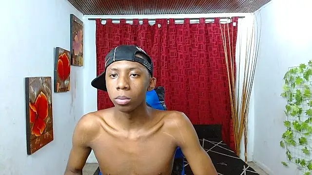 milo018 webcam