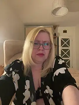 JanieLight53 webcam