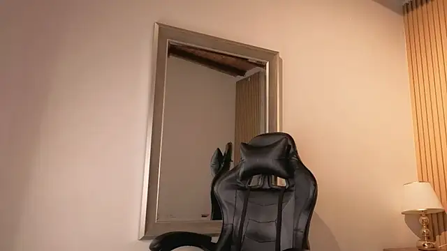 alkivamoon webcam