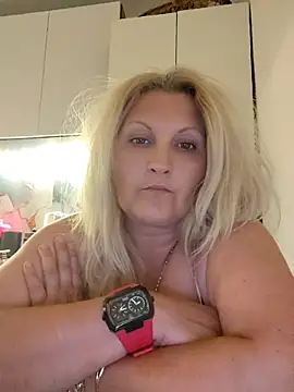 Divineblond webcam
