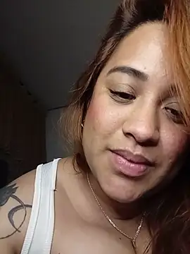 AriaGomez_ webcam